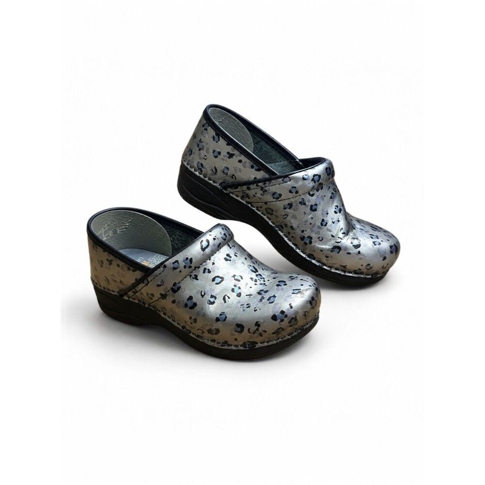 Dansko XP 2.0 Leopard Print Metallic Mule Clogs Silver Black EU 38 Comfort